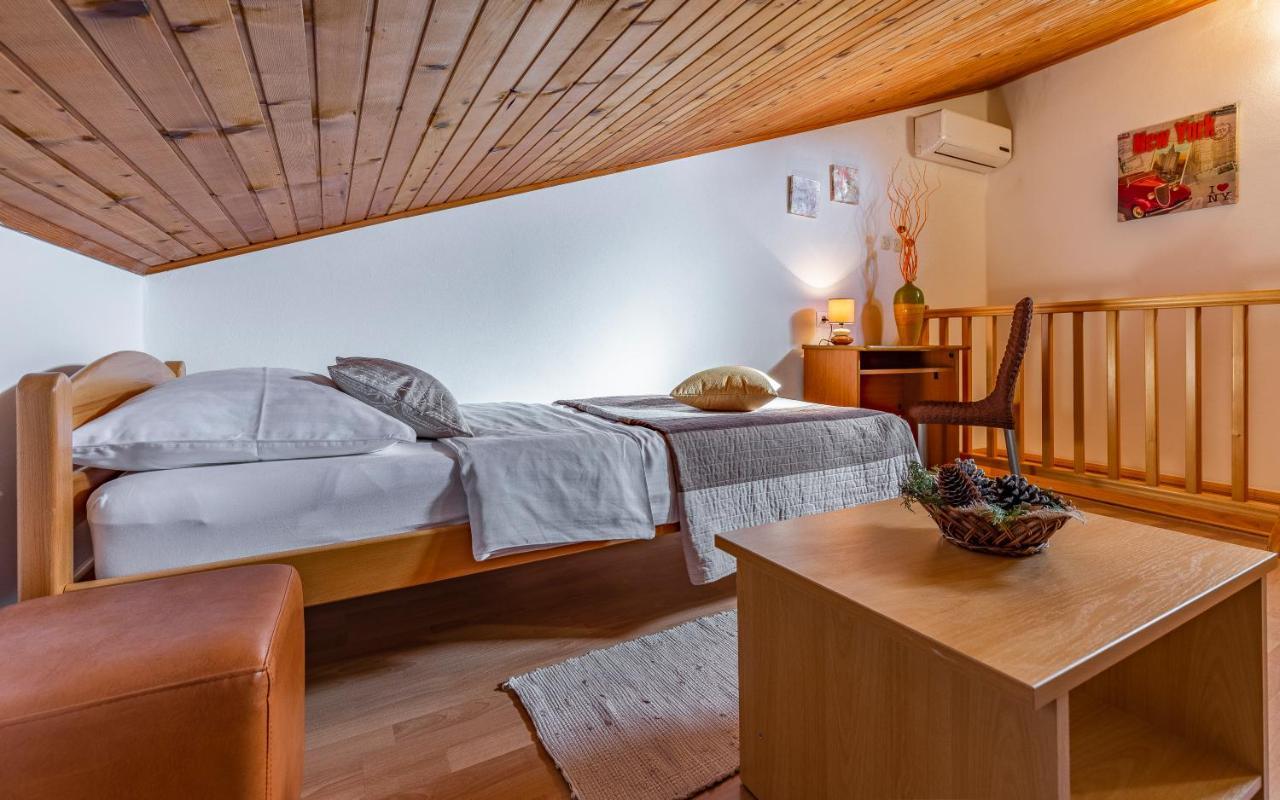 Sweet House With Free Parking Villa Pula Exteriör bild